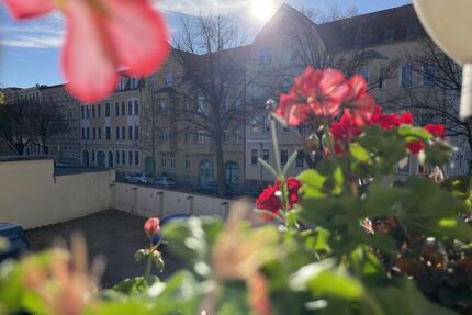 Helle 3-Zimmer-Wohnung mit Balkon und Badewanne nahe Rannischer Platz - Halle (Saale) Damaschkestraße