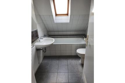 3-Raum Wohnung | 52qm | Dachgeschoss - Duisburg Essenberg
