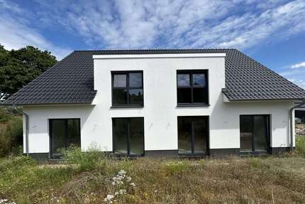 Haus zum Kaufen in Holle 340.000,00 € 166 m²