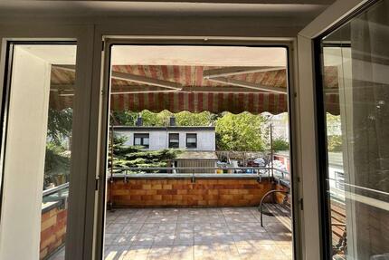 Zentrale 3,5-Zimmer-Wohnung ca. 96 m² – inkl. Einbauküche und Balkon! - Gelsenkirchen