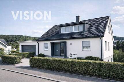 Geräumiges Zweifamilienhaus mit Ausbaupotenzial - Tuttlingen