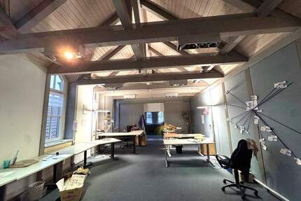 Ideal für eine BÜROGEMEINSCHAFT -Moderne Bürofläche in 95463 BINDLACH