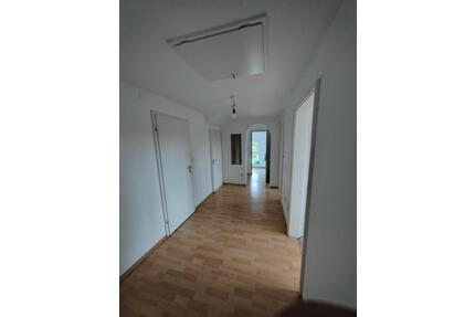 Gemütliche 3-Zimmer-Wohnung im 2. OG – Erlangen Anger