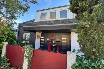 Architekten Einfamilienhaus mit Pool & Sauna und Garten sowie Einliegerwohnung - Breisach am Rhein