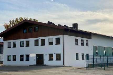 Büro in Chieming 1.870,00 € 220 m²