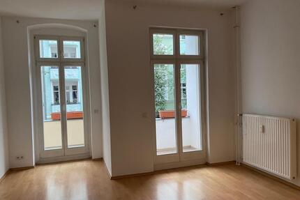 Von privat! Sanierte, helle teilmöblierte 2-Zimmer Altbauwohnung - Berlin Pankow