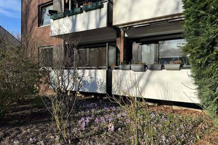 PINNEBERG: HOCHPARTERRE WOHNUNG MIT BALKON