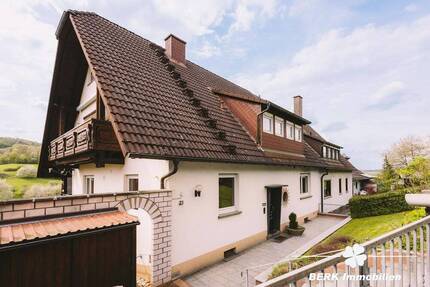 BERK Immobilien - Großzügiges Zweifamilienhaus inkl. ELW mit Weitblick und lichtdurchflutetem Wohngefühl - Bessenbach Oberbessenbach