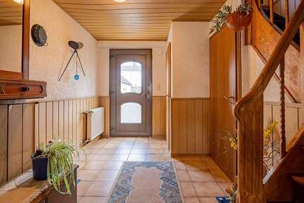 Haus zum Kaufen in Hinterweiler 149.000,00 € 120 m²