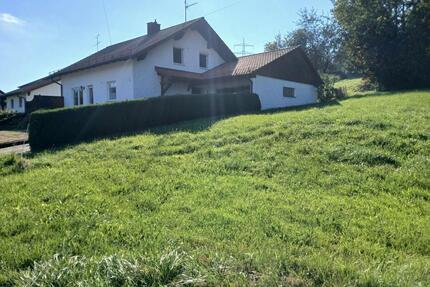 Mietshaus bei Vilshofen - 1.250,00&nbsp;EUR Kaltmiete, ca.&nbsp; 146,00&nbsp;m&sup2; in Vilshofen an der Donau (PLZ: 94474)