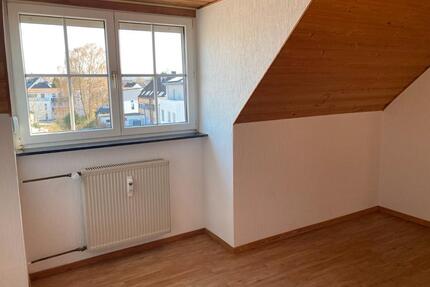 Geräumige 2,5 Zimmer Dachgeschosswohnung in Iserlohn Hennen