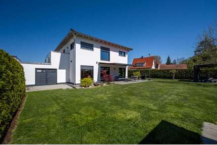 Haus zum Kaufen in Augsburg Hammerschmiede 1.890.000,00 € 181.96 m² - Augsburg / Hammerschmiede