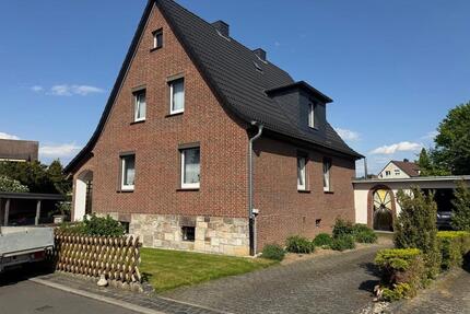 Einfamilienhaus mit 6 Zimmern, Keller, Garage, Garten - Kassel Bettenhausen