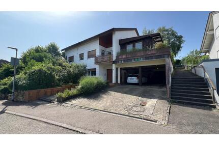 Großzügige 4-Zimmer-Wohnung mit Terrasse und Pergola - Oberderdingen