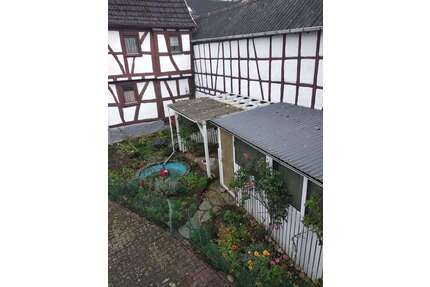 Haus zum Kaufen in Rodheim v.d.H. 405.000,00 € 315 m²