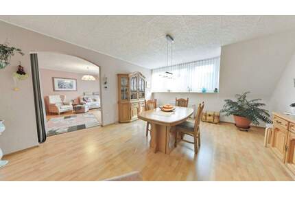 Viel Platz unterm Dach: Lichtdurchflutete 4-Zimmer-Wohnung in ruhiger Lage - Essen Burgaltendorf