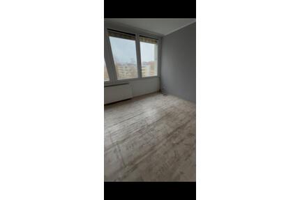 Große 3-Zimmer-Wohnung mit Balkon in Lüneburg zu vermieten