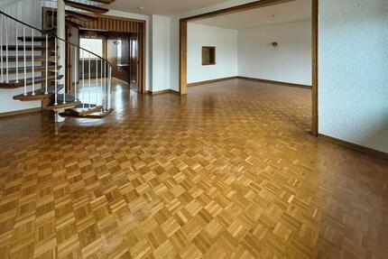 Großzügige Maisonnette- Wohnung mit viel Gestaltungsspielraum - Wedel