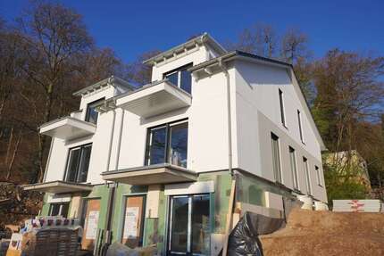 Haus zum Mieten in Kelkheim 2.750,00 € 168.69 m²