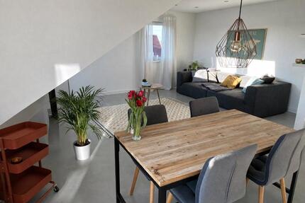Moderne Dachgeschoss Wohnung (A+) mit vielen Extras in Karlshuld