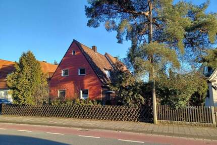 Einfamiliendoppelhaus in Erlangen mit Erweiterungspotential in sehr guter Lage