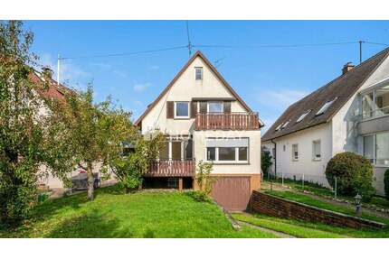 Charmantes Zweifamilienhaus mit viel Potenzial, großem Garten, Garage und idyllischer Ortsrandlage - Eberdingen Hochdorf