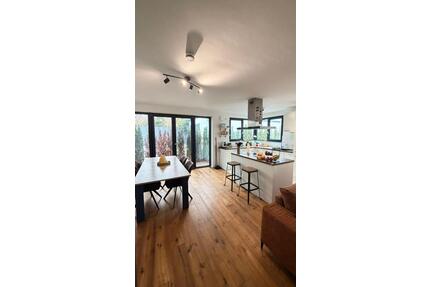 Helle 2-Zimmer-Erdgeschosswohnung mit Garten - Germering