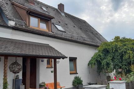 Doppelhaushälfte mit Garage, Garten in ruhiger Lage - Neufahrn in Niederbayern