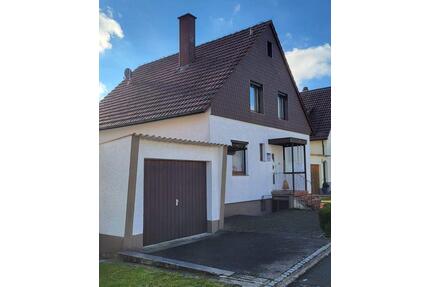 Freistehendes Einfamilienhaus Baujahr 1960, renovierungsbedürftig - Nufringen
