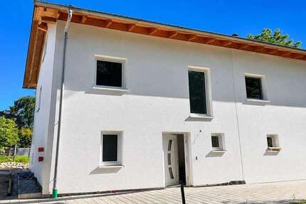 Haus zum Mieten in Rohrdorf 2.350,00 € 142 m²