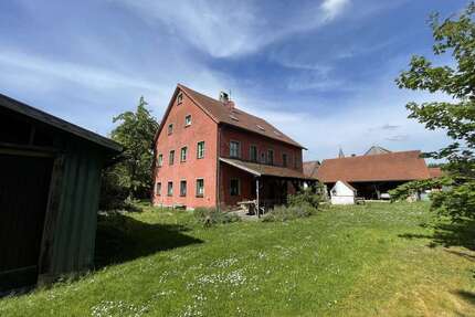 Haus zum Kaufen in Beratzhausen 499.000,00 € 220 m²