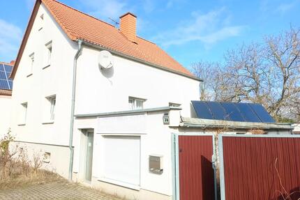 Charmantes Einfamilienhaus mit viel Potential in ruhiger Lage von - Erfurt Stotternheim