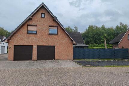 Mehrfamilienhaus bis 3 WE in Edewechterdamm Mietkauf möglich - Friesoythe