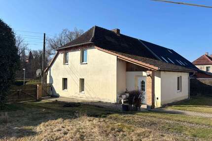 Haus zum Kaufen in Knorrendorf 89.000,00 € 145 m²