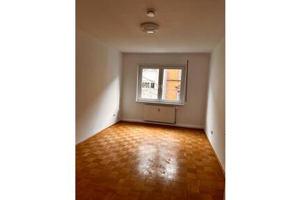 Helle 2-Zimmer-Wohnung mit Balkon im 2. OG in Mannheim