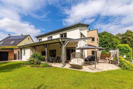 Haus zum Kaufen in Schwarzenbruck 929.000,00 € 200 m²