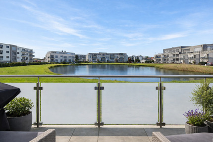 Einmalige Gelegenheit! Vermietete Seeblick-Wohnung am See Petersberg - Eine oder Vier im Paket