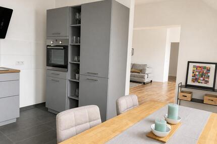 Attraktive 2-Zimmer-Wohnung mit Balkon und moderner Einbauküche - Buckenhof