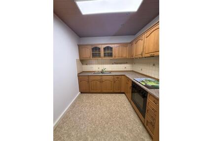 Zentral wohnen & entspannt leben – gepflegte 2-Raum-Wohnung mit Einbauküche mitten im Herzen von Glauchau