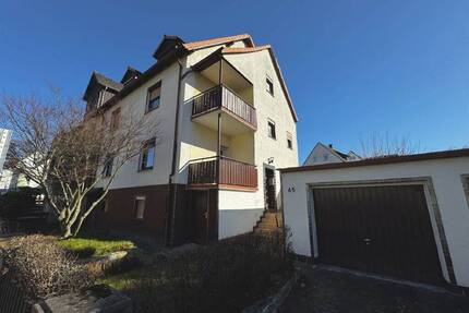 Zweifamiliendoppelhaushälfte mit Doppelgarage in Niestetal-Heiligenrode