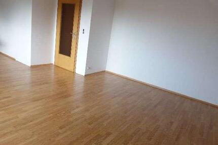 Gemütliche große helle 2 Zimmer-Wohnung mit neuem Bad von 2014, Einbauküche, Garage und Loggia! - Emmerthal