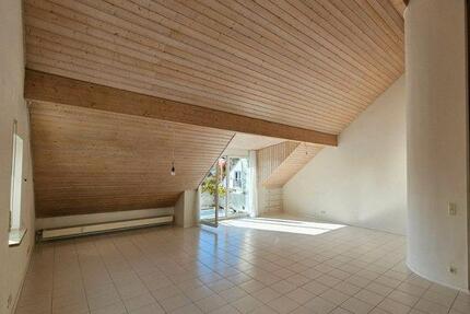 Wunderschöne, helle 4-Zimmer Wohnung mit 3 Balkonen+ 2 TG Plätzen - Gottmadingen