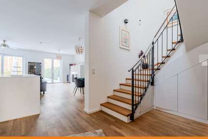 Haus zum Mieten in Potsdam Groß Glienicke 2.900,00 € 157 m² - Potsdam / Groß Glienicke