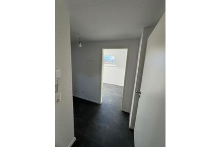Moderne 3-Zimmer-Dachgeschosswohnung in HausenOberrot