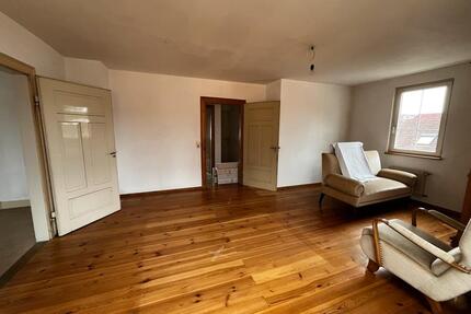 Dreizimmerwohnung mit Balkon, frisch renoviert - Uhingen