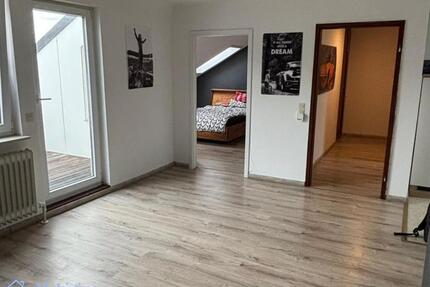 Gemütliche 2-Zimmer-Wohnung mit großer Loggia für Singles & Paare - Crailsheim