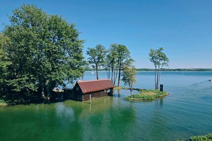 Einzelnstehendes Bootshaus mit 3 Bootsboxen in Schwerin