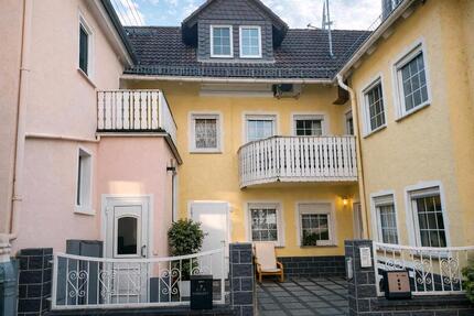 Charmante 2-Zimmer-Dachgeschosswohnung mit großer Terrasse - Ranstadt