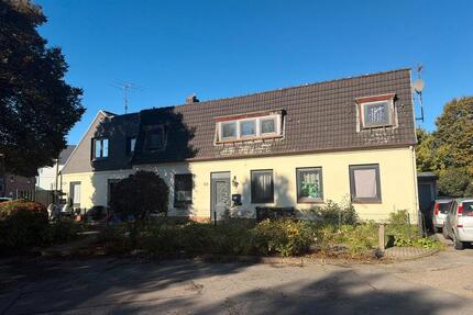 Mehrfamilienhaus - 1.130,00&nbsp;EUR Kaltmiete, ca.&nbsp; 112,00&nbsp;m&sup2; in Schleswig (PLZ: 24837)