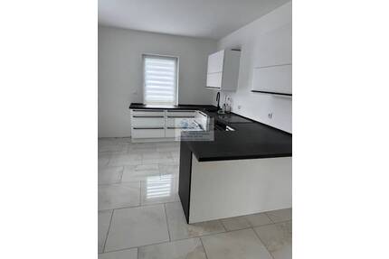 Ruhig gelegene DHH mit ELW (Nach WEG getrennt) und guter Südausrichtung - Bad Zwesten